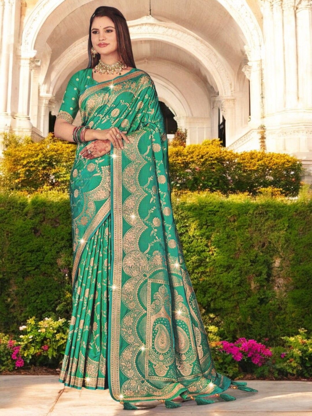 

SHOPPKEE Floral Zari Silk Cotton Banarasi Saree, Green