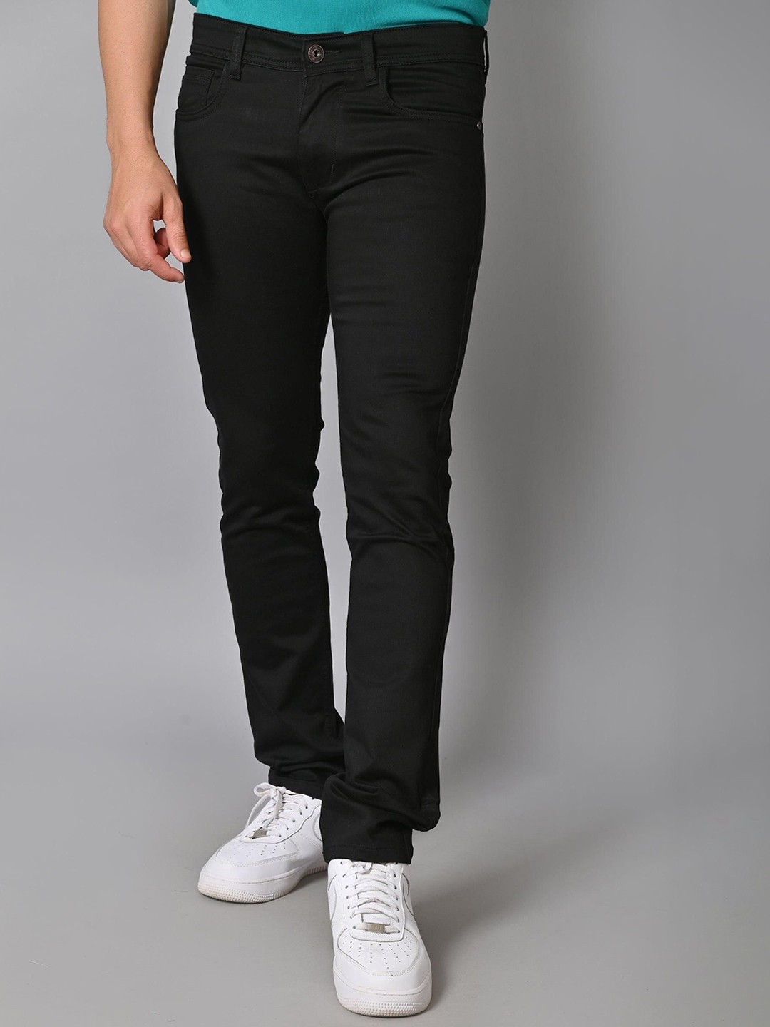 

JAGURO Men Mildly Distressed Jeans, Black