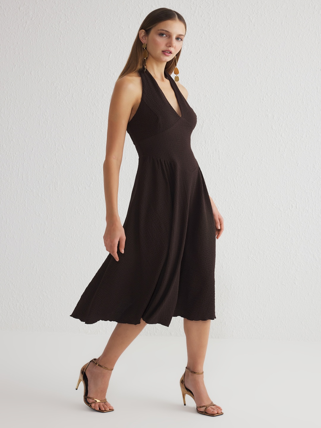 

Trendyol Halter Neck Fit & Flare Midi Dress, Na