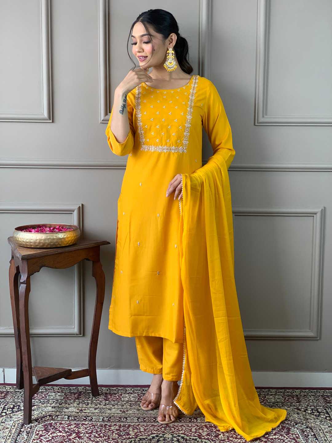 

KAUTIK FABRICS Women Embroidered Regular Thread Work Kurta with Trousers & With Dupatta, Yellow