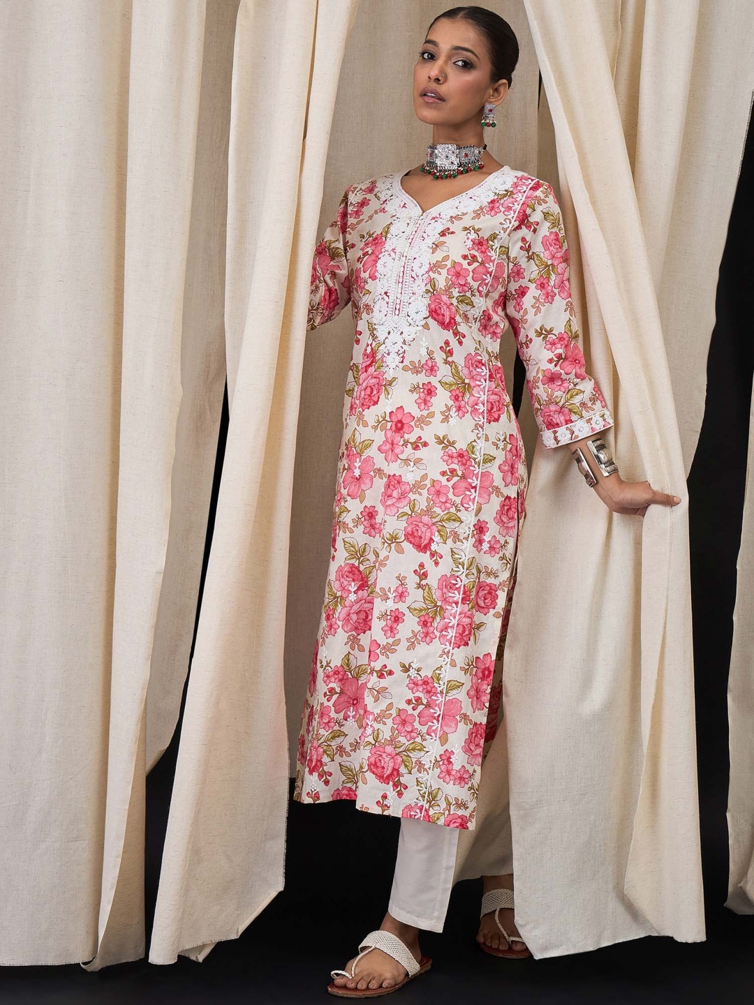 

Anouk Women Floral Embroidered Thread Work Kurta, Multi