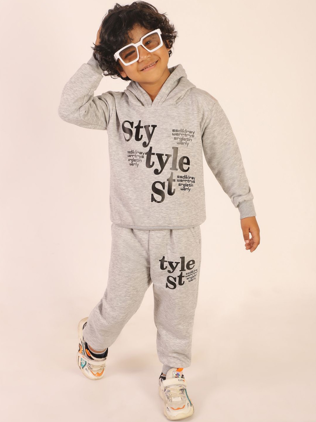 

MAYNEISHA Kids Printed Hooded Sweatshirt With Joggers, Grey