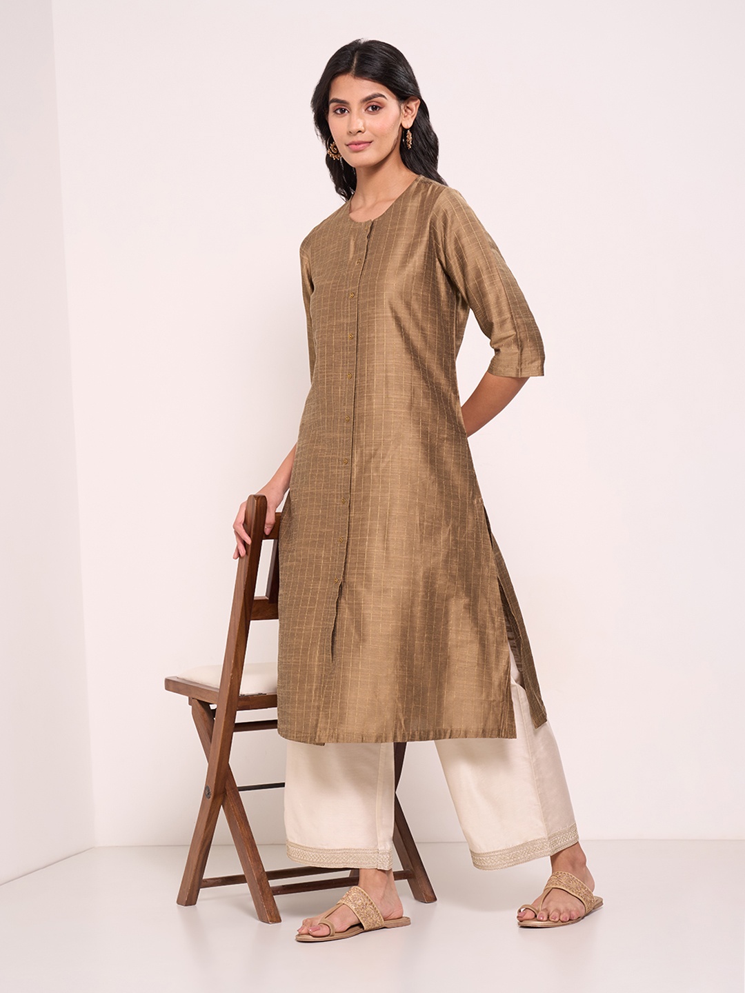 

RANGMANCH BY PANTALOONS Women Flared Sleeves Thread Work Kurta, Gold