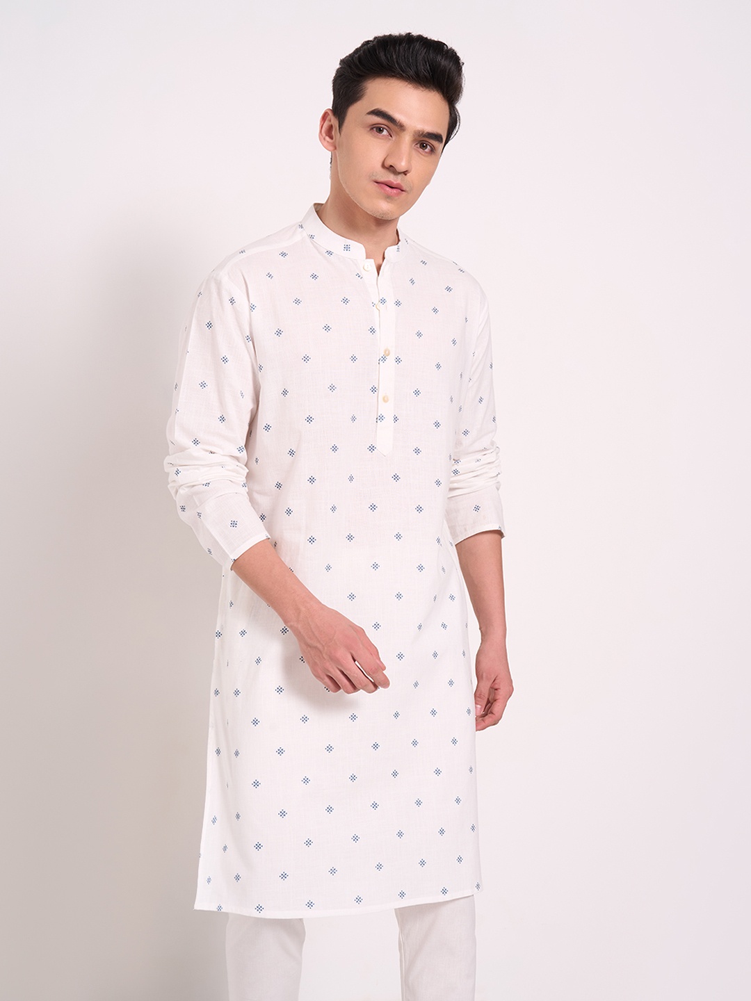 

indus route by Pantaloons Men Quirky Printed Thread Work Dobby Kurta, Teal
