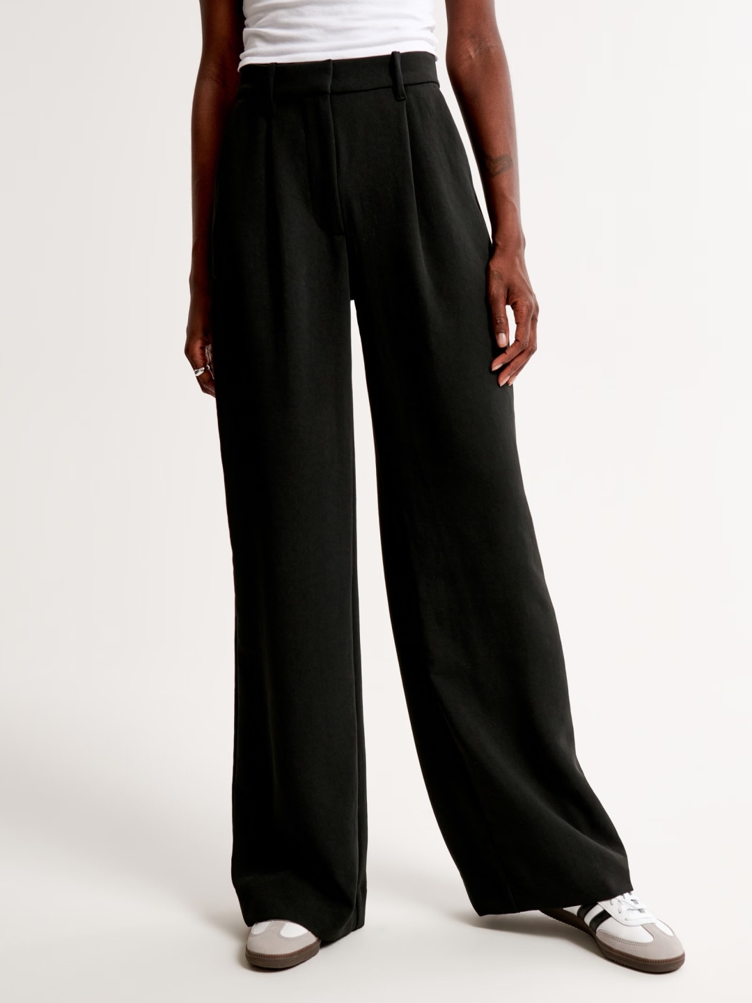 

Chemistry Women Classic Skinny Fit High-Rise Pleated Trousers, Black