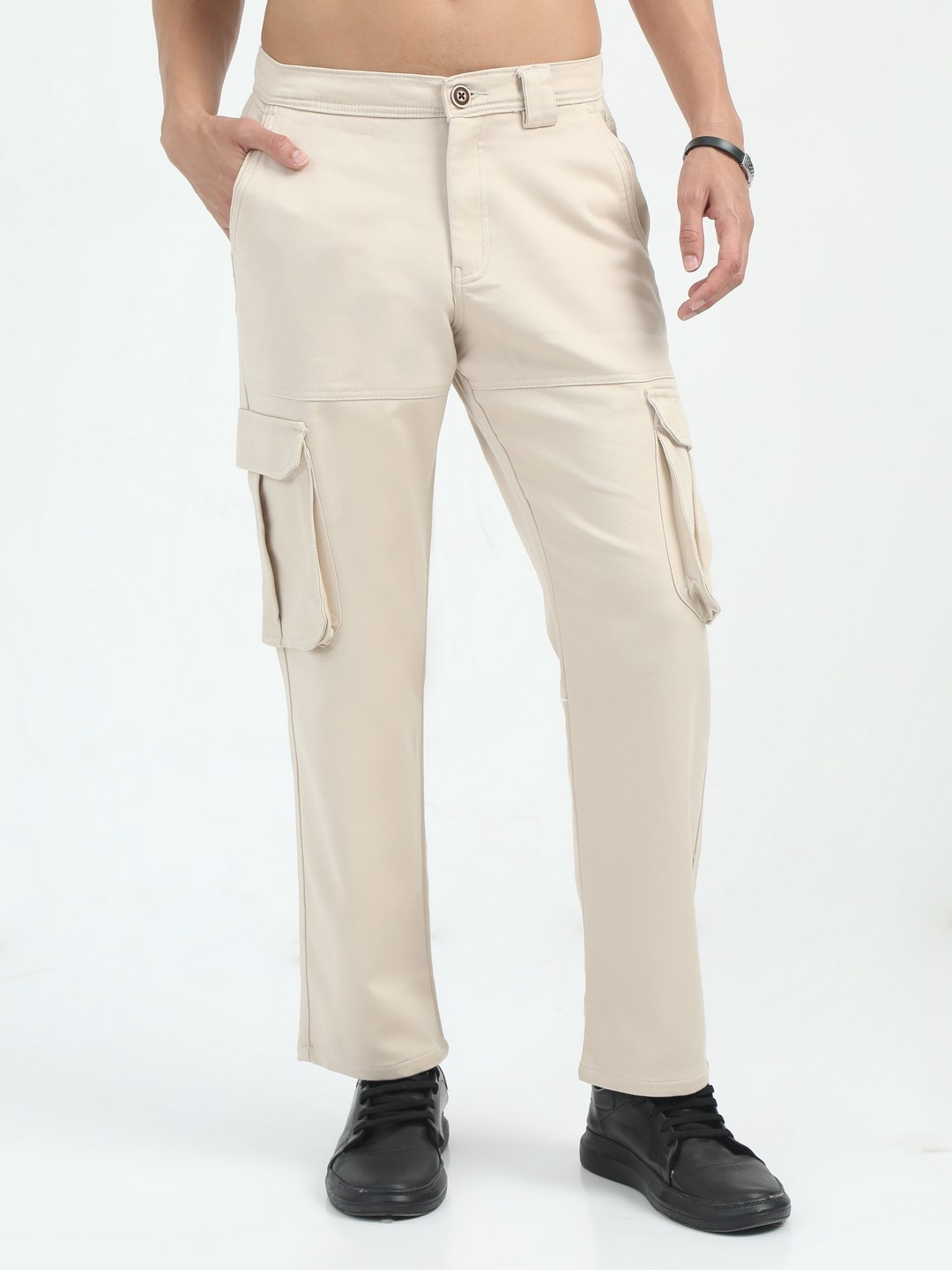 

THE BEETEL HOUSE Men Relaxed Straight Fit Cargos Trousers, Cream