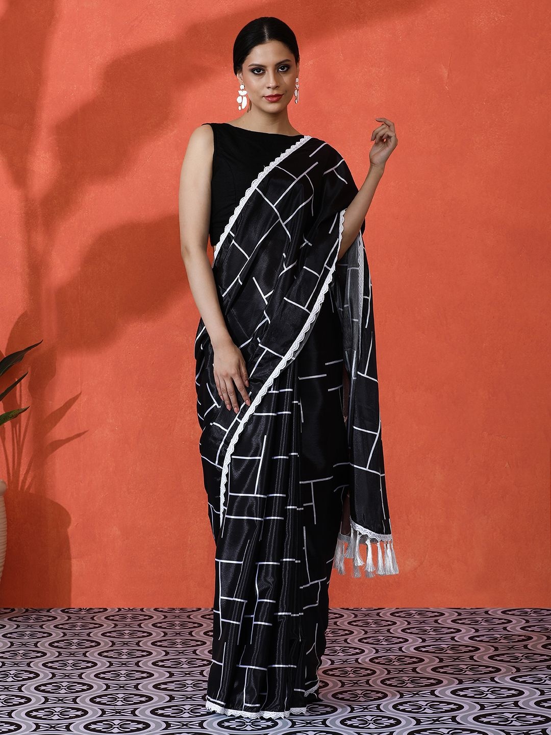 

Sangria Embellished Abstract Printed Digital Printed Satin Saree With Blouse Piece, Black