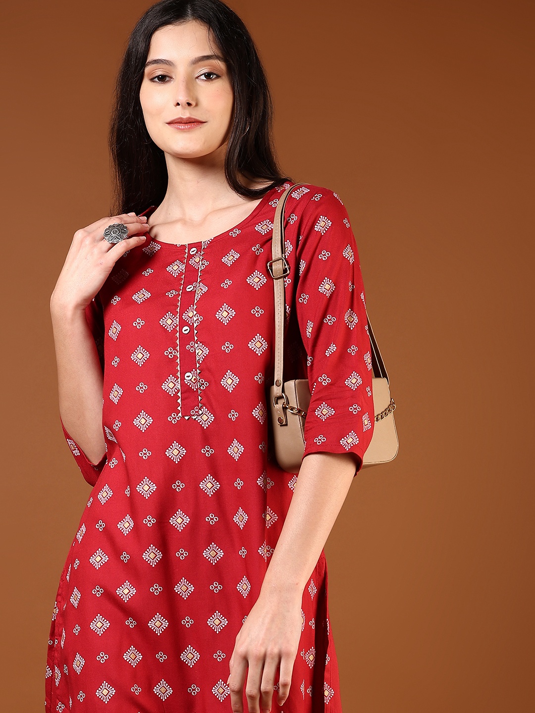 

V-Mart Women Geometric Printed Sequinned Kurta, Maroon