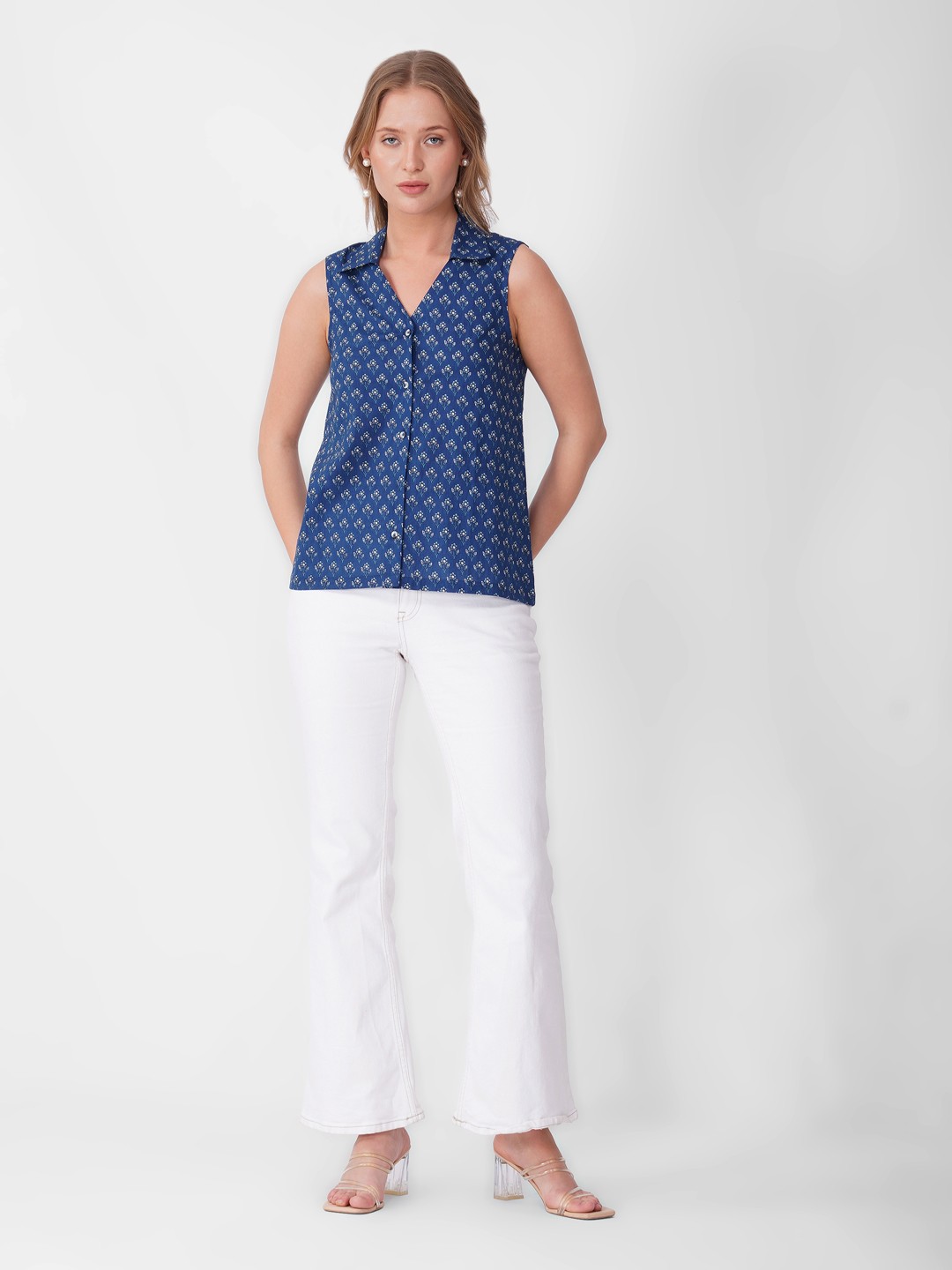 

Zenava by Myntra Women Comfort Floral Opaque Printed Casual Shirt, Blue