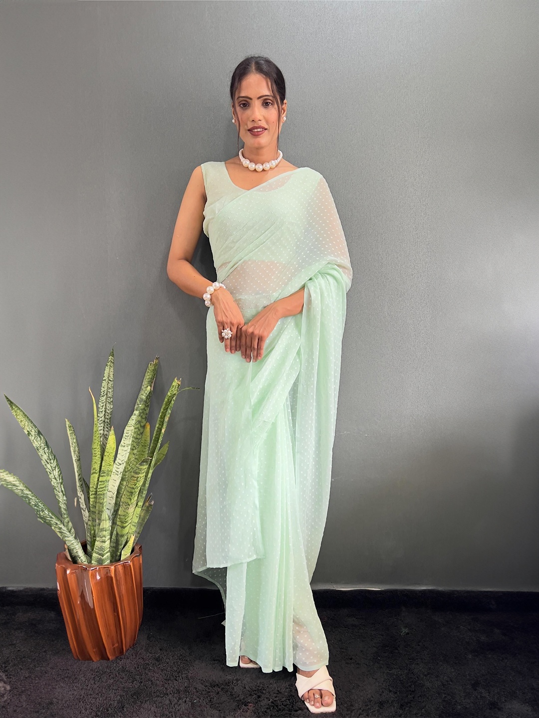 

Moda Rapido Pure Georgette Ready to Wear Saree, Green