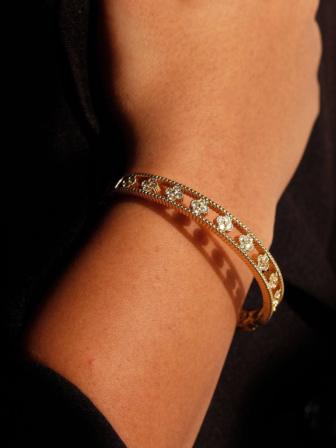 

LOCAL PITARA 18K Gold-Plated Clover Diamond Kada Bangle