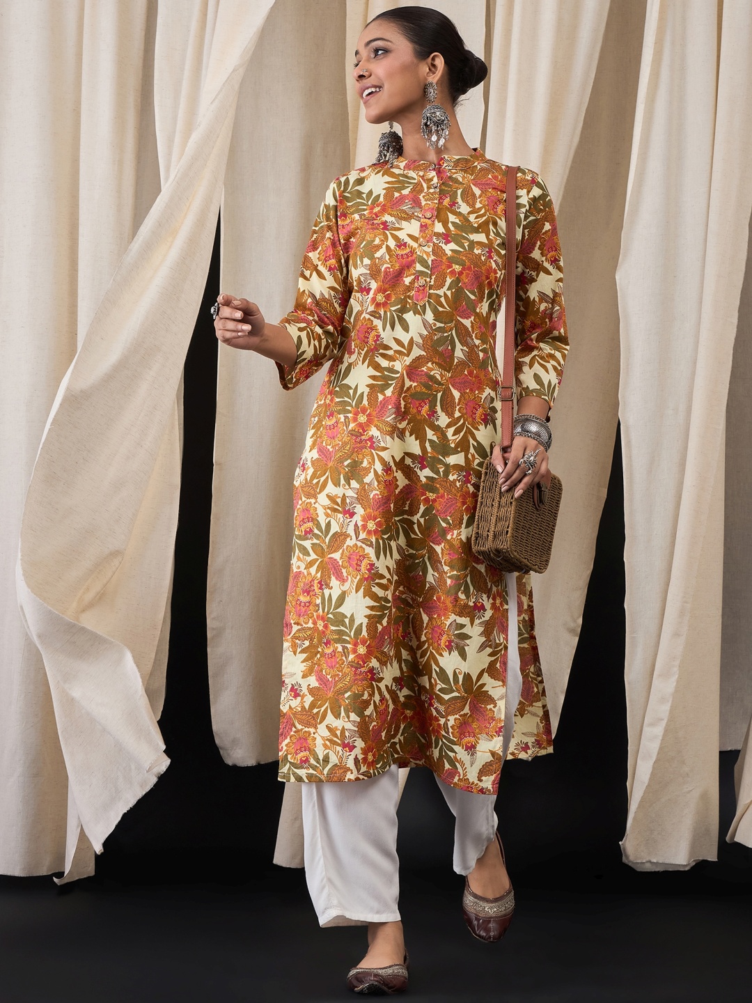 

Anouk Women Floral Printed Kurta, Multi