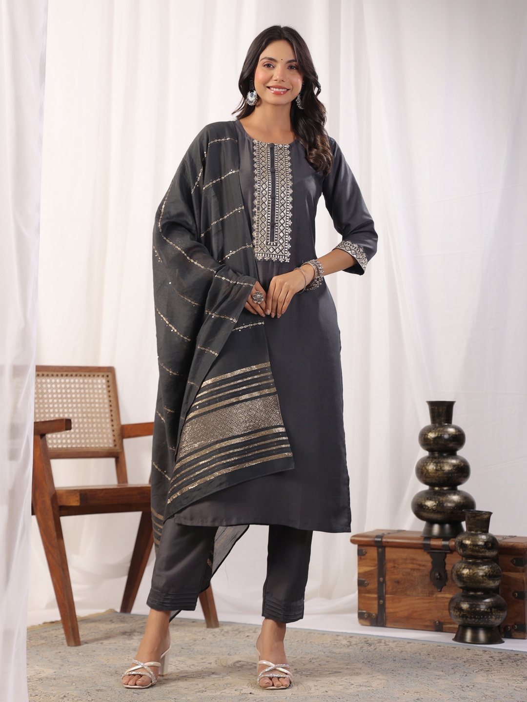 

AURIELLA Women Embroidered Regular Kurta with Trousers & With Dupatta, Grey