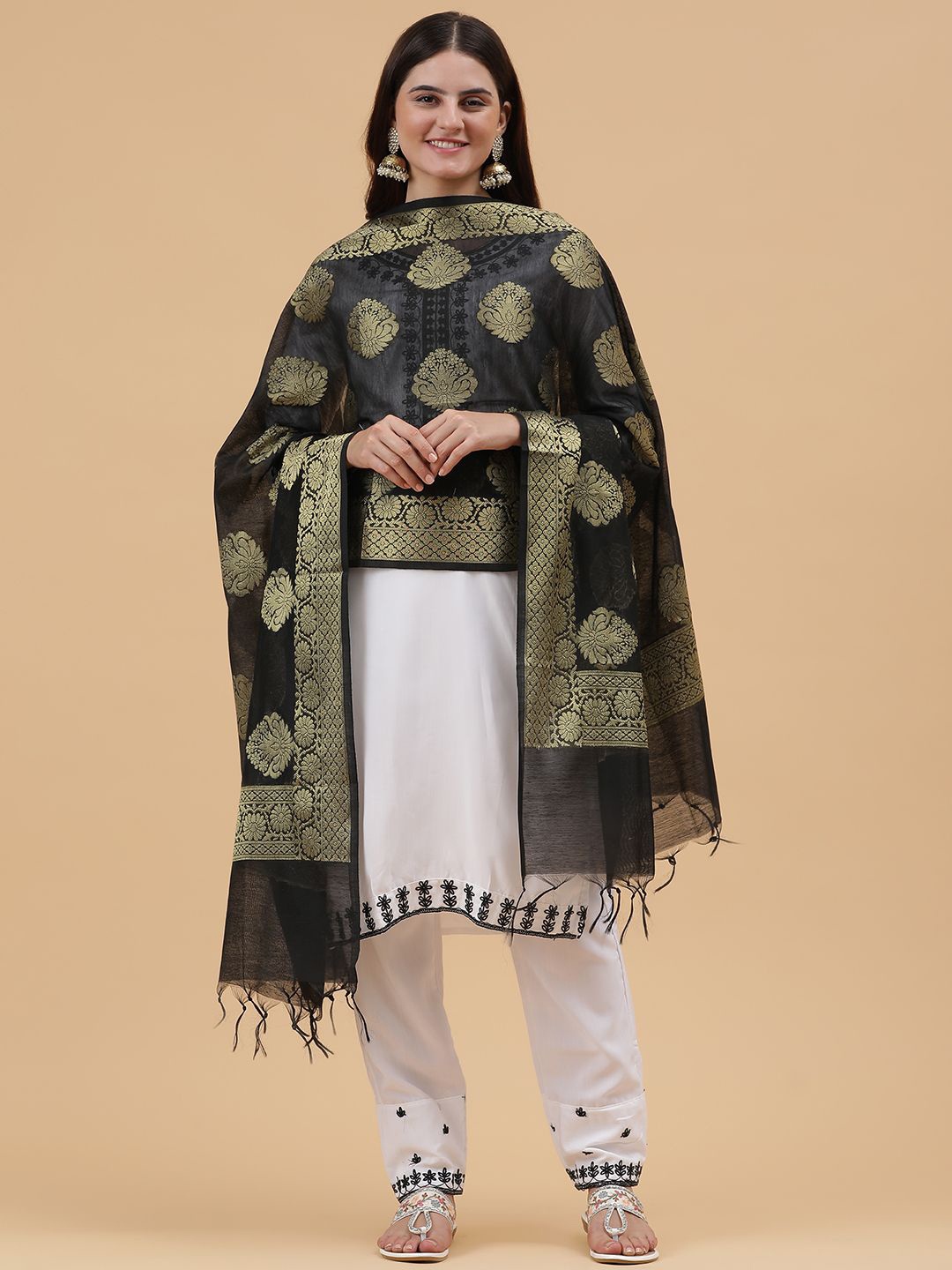

BAESD Woven Design Dupatta, Black