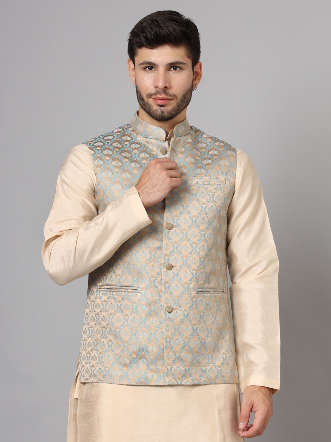 

Vandnam Fabrics Slim Fit Mandarin Collar Nehru Jacket, Gold