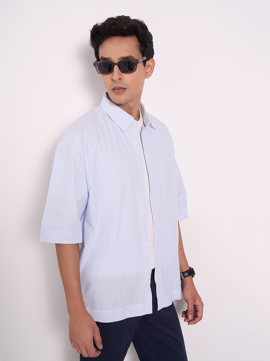 

Peregrine by Pantaloons Men Boxy Opaque Casual Shirt, Blue