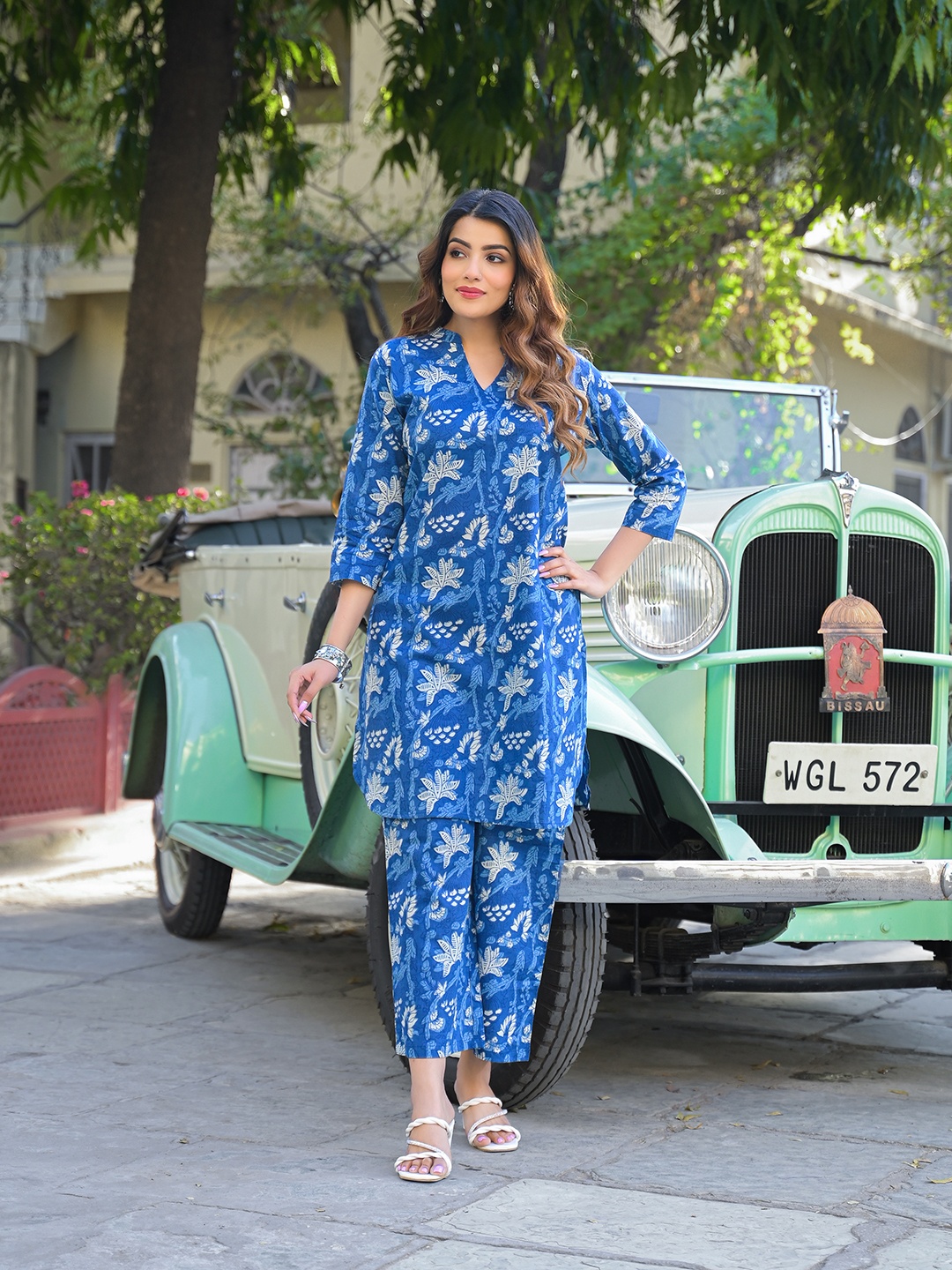 

Divena Floral Printed Pure Cotton Kurta Set, Blue