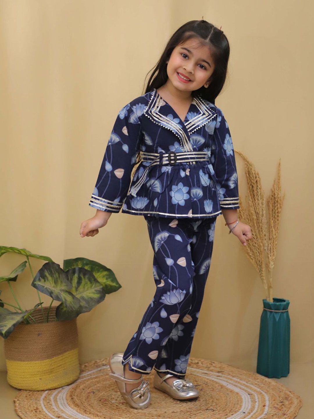 

Aj DEZInES Girls Printed Shirt with Trousers, Blue