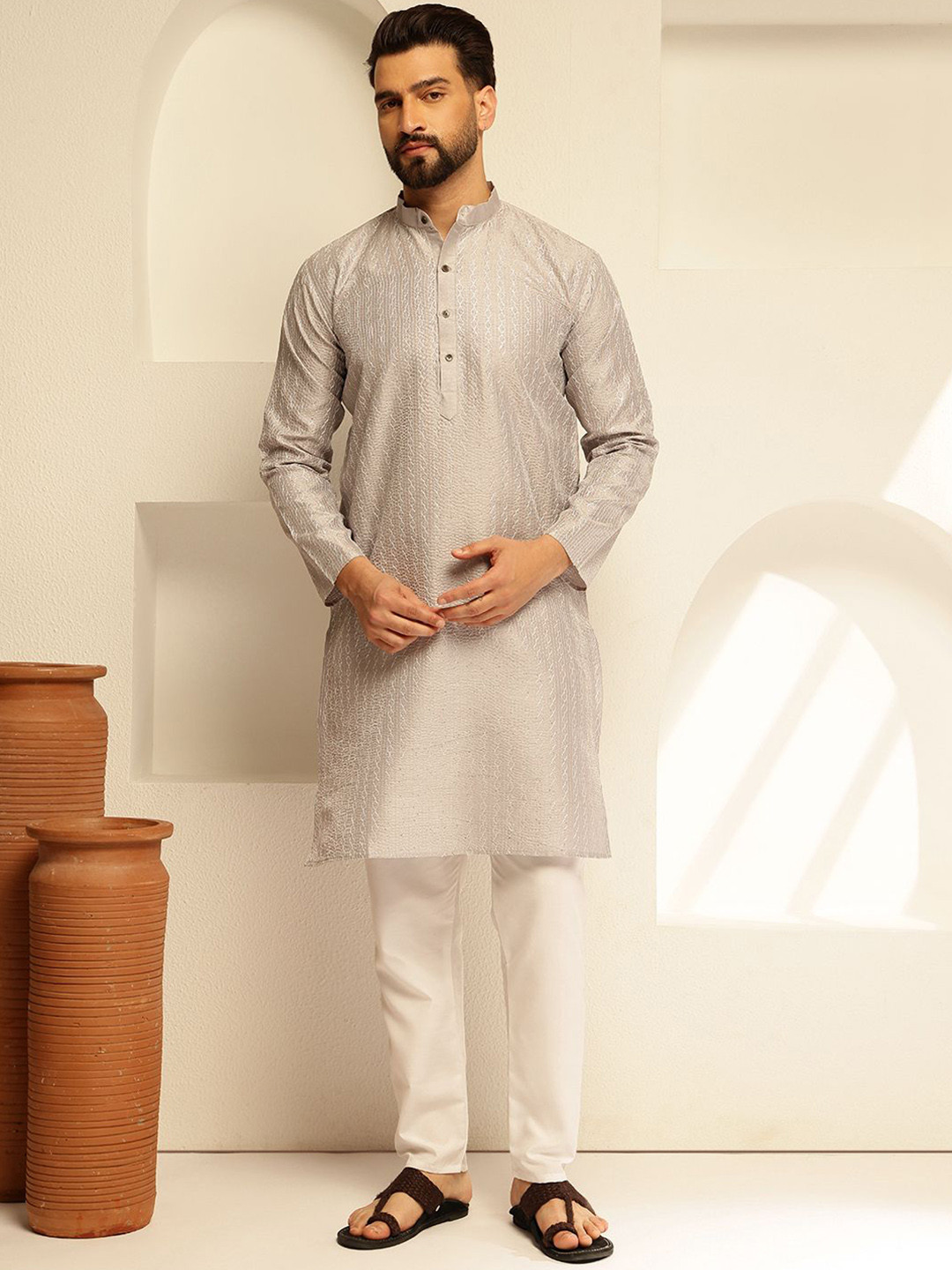 

SOJANYA Men Embroidered Regular Thread Work Kurta with Pyjamas, Grey