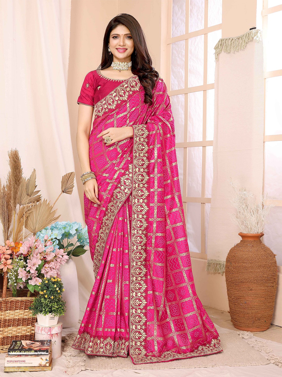 

NEGRONI Bandhani Mirror Work Silk Blend Bandhani Saree, Pink