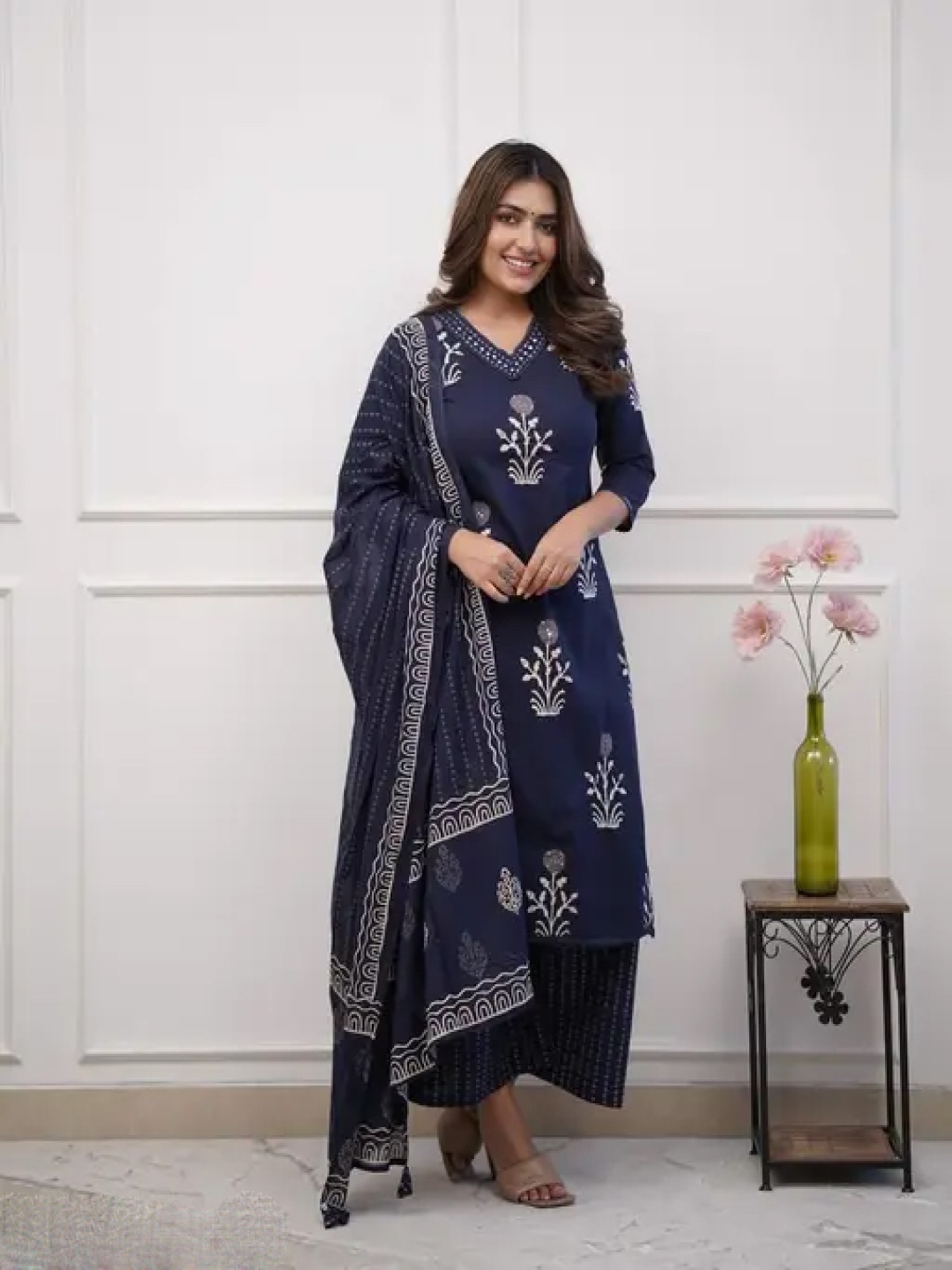 

Moda Rapido Women Floral Printed Regular Pure Cotton Kurta with Trousers & With Dupatta, Blue
