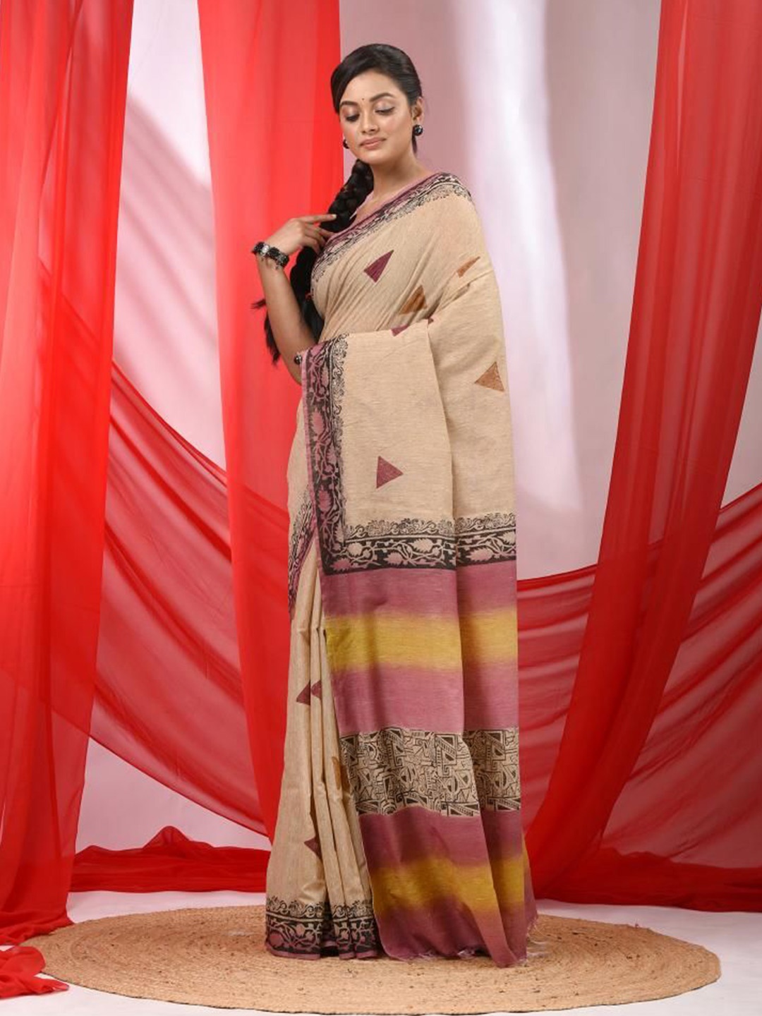 

VIBHAVARI Silk Cotton Saree, Beige