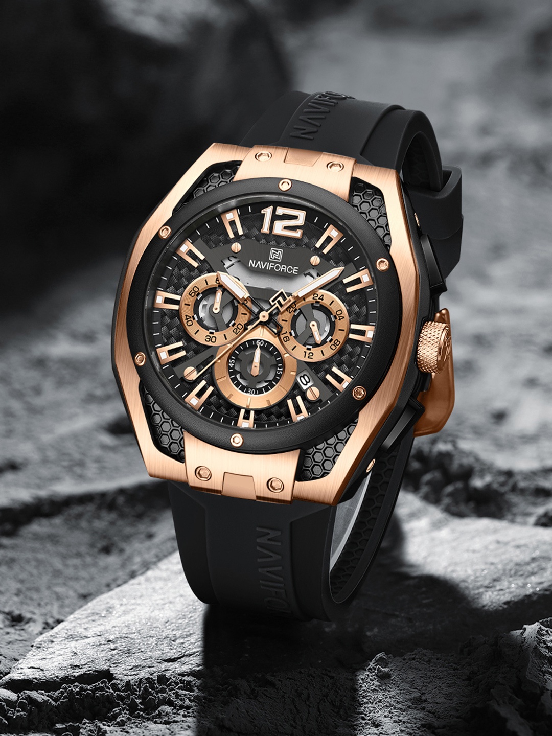 

Naviforce Men Dial & Straps Analogue Chronograph Watch NF8063_RG B B, Black
