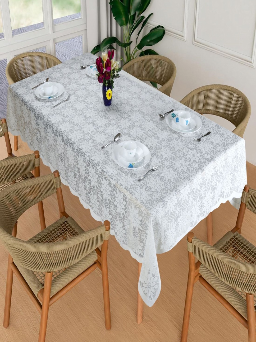 

Homerz White Floral Cotton 6-Seater Table Cover
