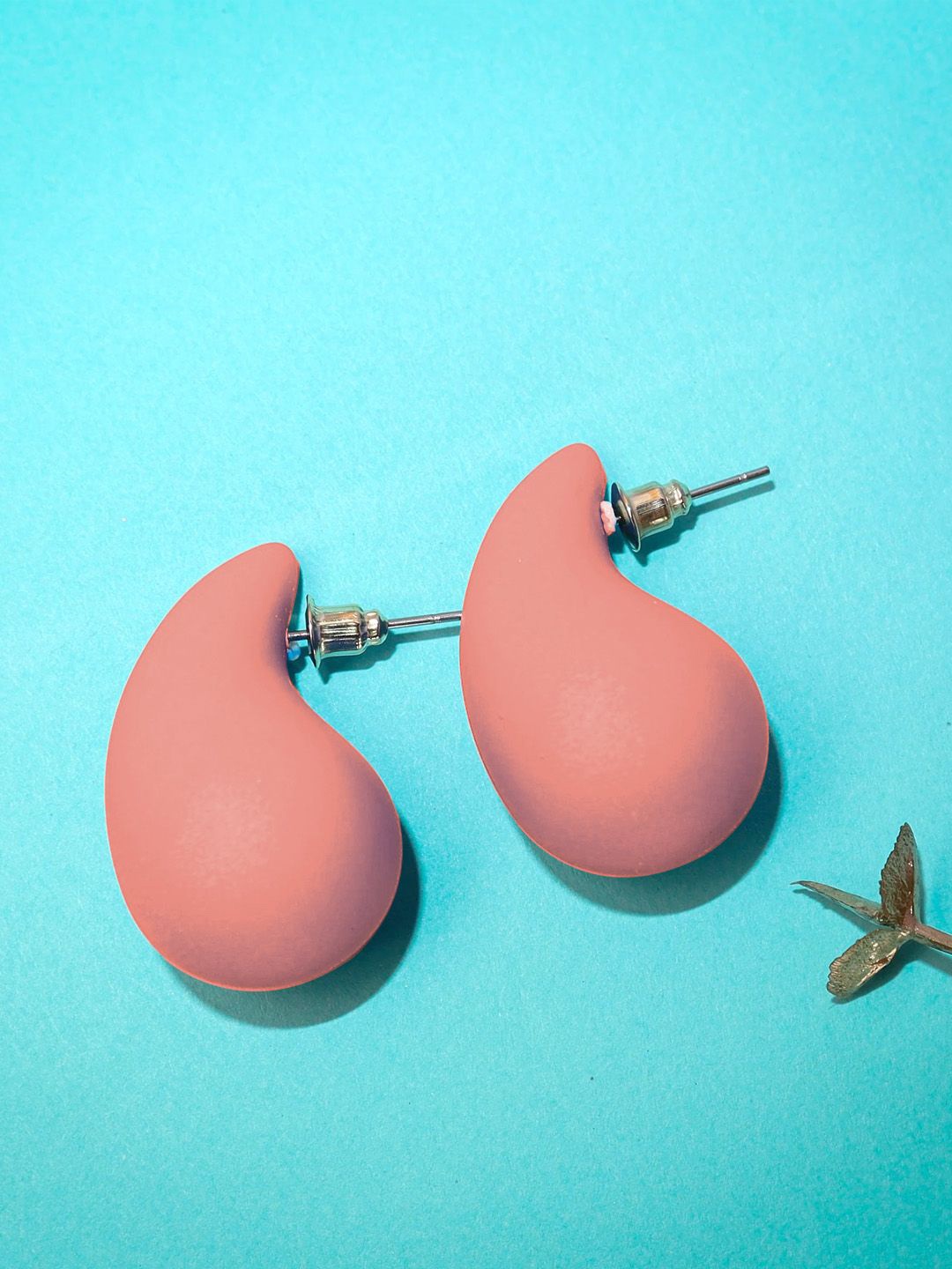 

Krelin Teardrop Shaped Drop Earrings, Peach