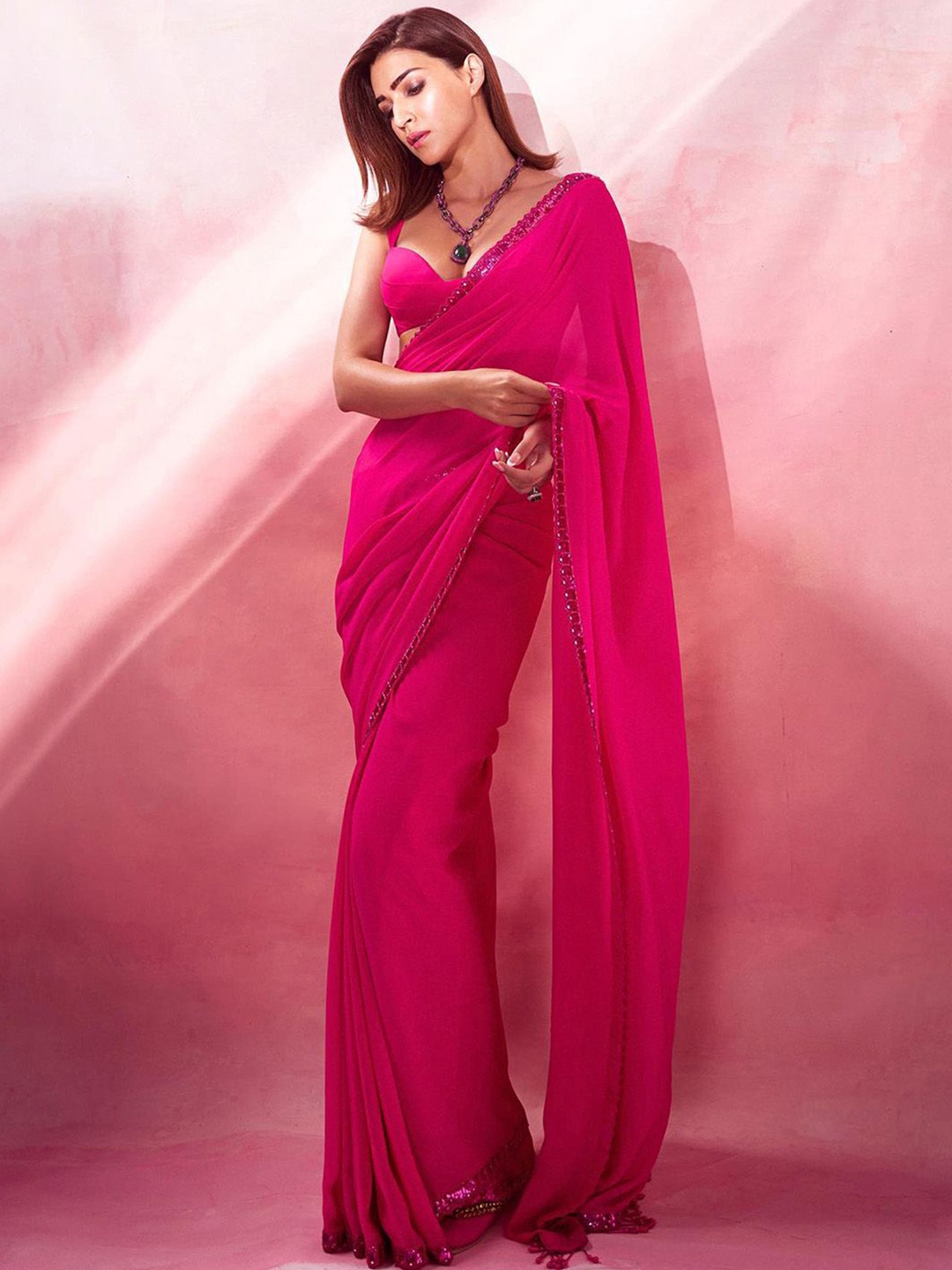 

Mitera Poly Georgette Saree, Pink