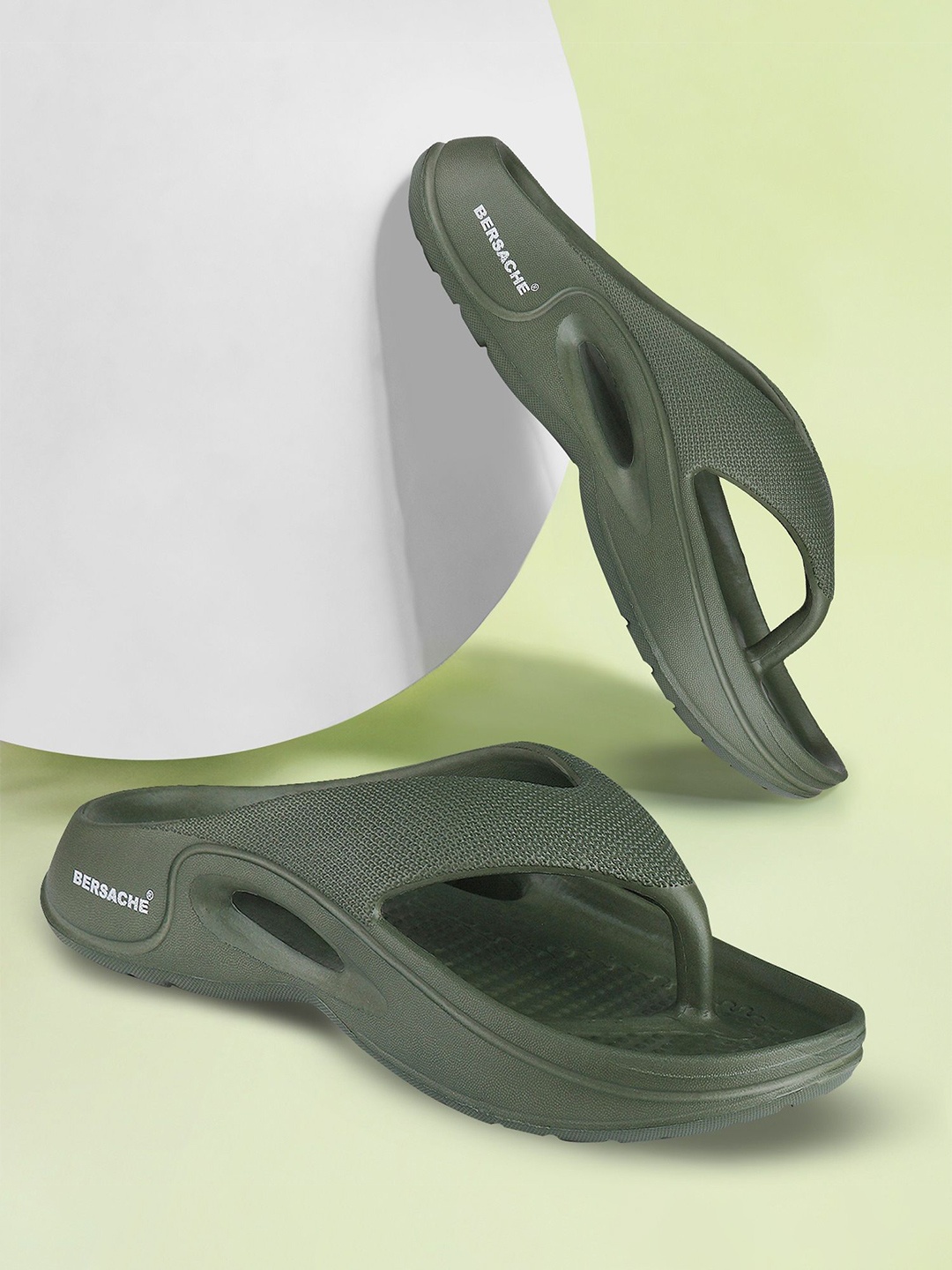 

BERSACHE Men Clogs, Grey