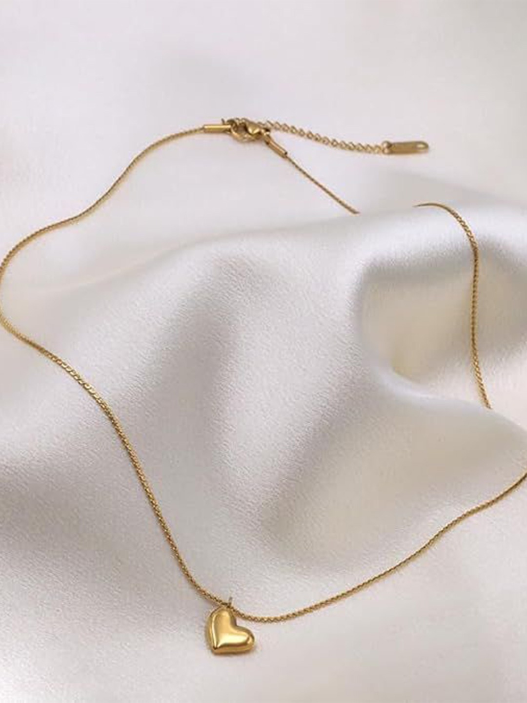 

SUBHAGALANKAR Gold Plated Heart Pendant With Chain