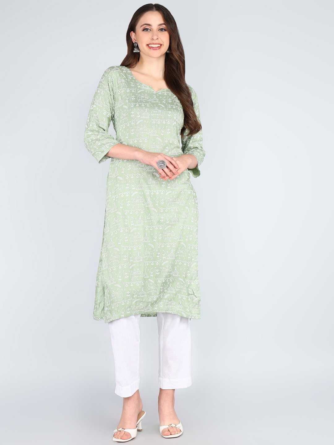 

Tviksha Fashion Women Yoke Design Flared Sleeves Thread Work Kurta, Green