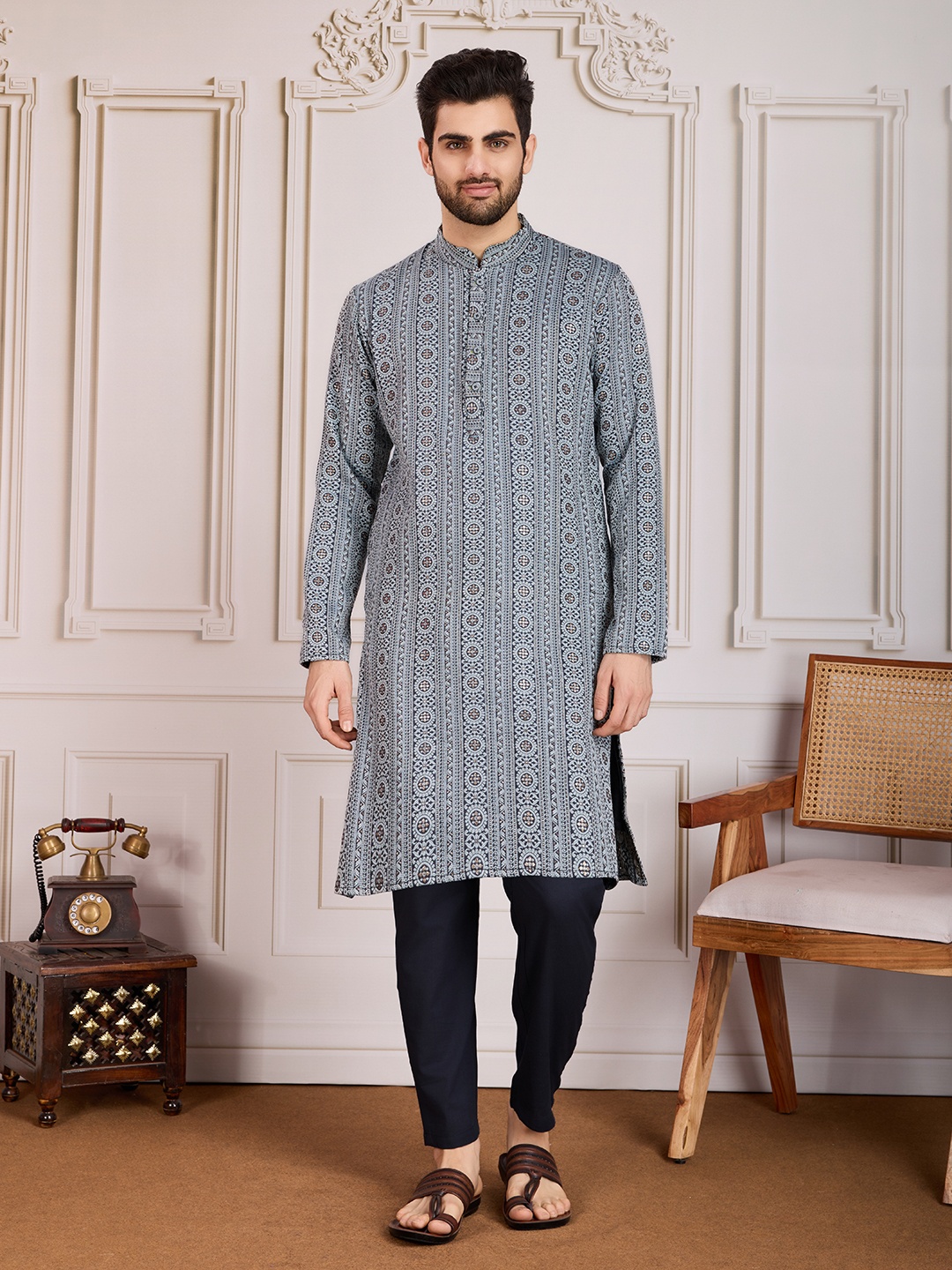 

House of Pataudi Woven Design Straight Kurta & Trousers Set, Grey