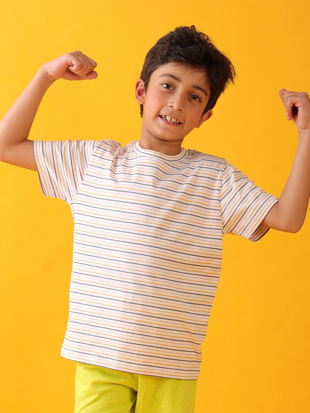 

Anthrilo Boys Printed Applique T-shirt, Off white
