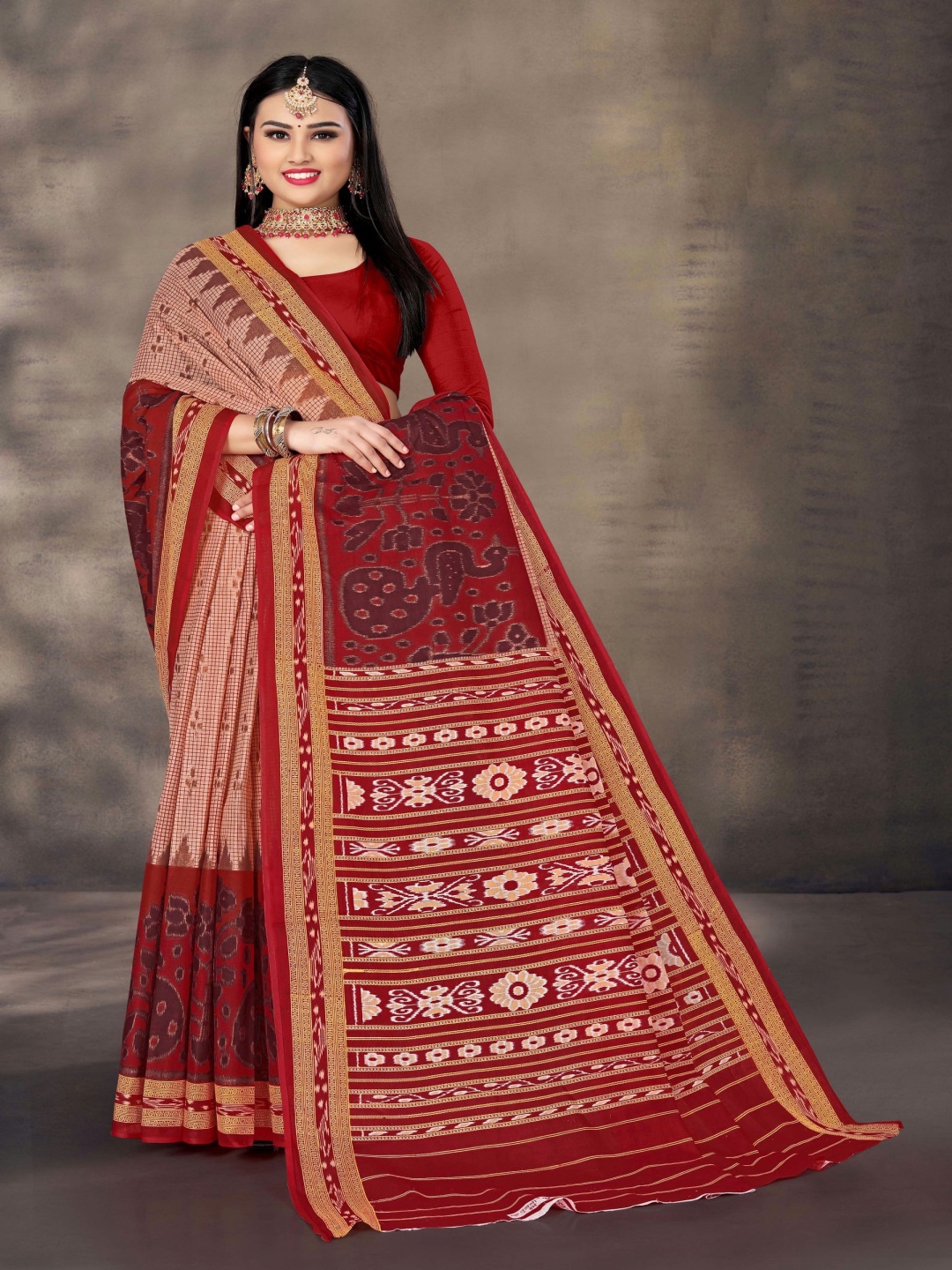 

pasapalli Checked Sambalpuri Saree, Red
