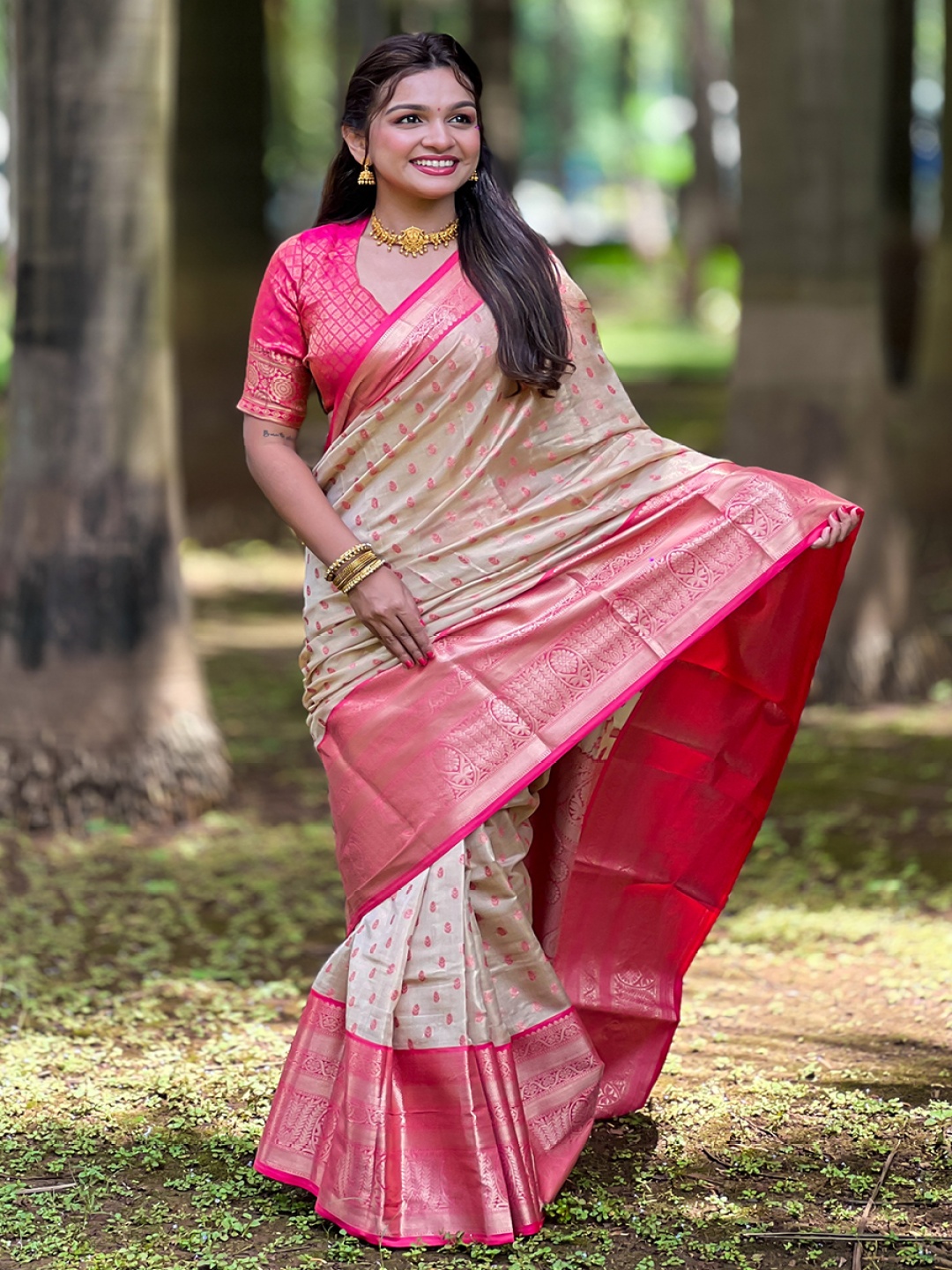 

all about you Woven Design Zari Silk Blend Kanjeevaram Saree, Cream