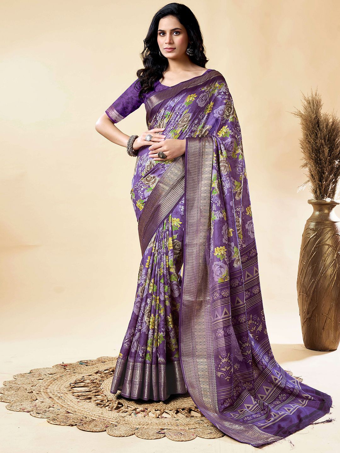 

DIVASTRI Floral Silk Blend Saree, Purple