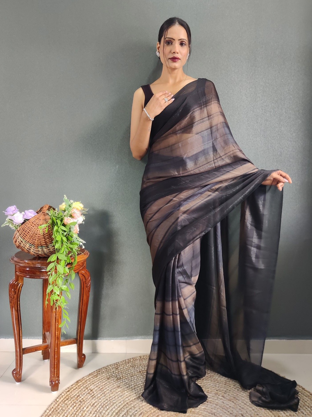 

Rangtulika Ethnics Striped Poly Georgette Ready to Wear Saree, Grey