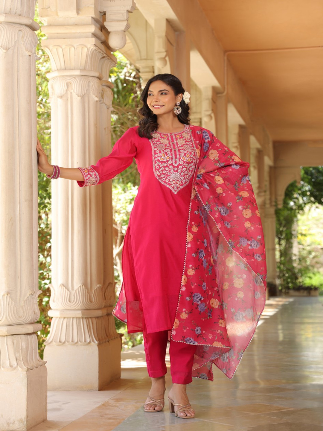 

AURIELLA Women Embroidered Regular Chanderi Silk Kurta with Trousers & With Dupatta, Fuchsia