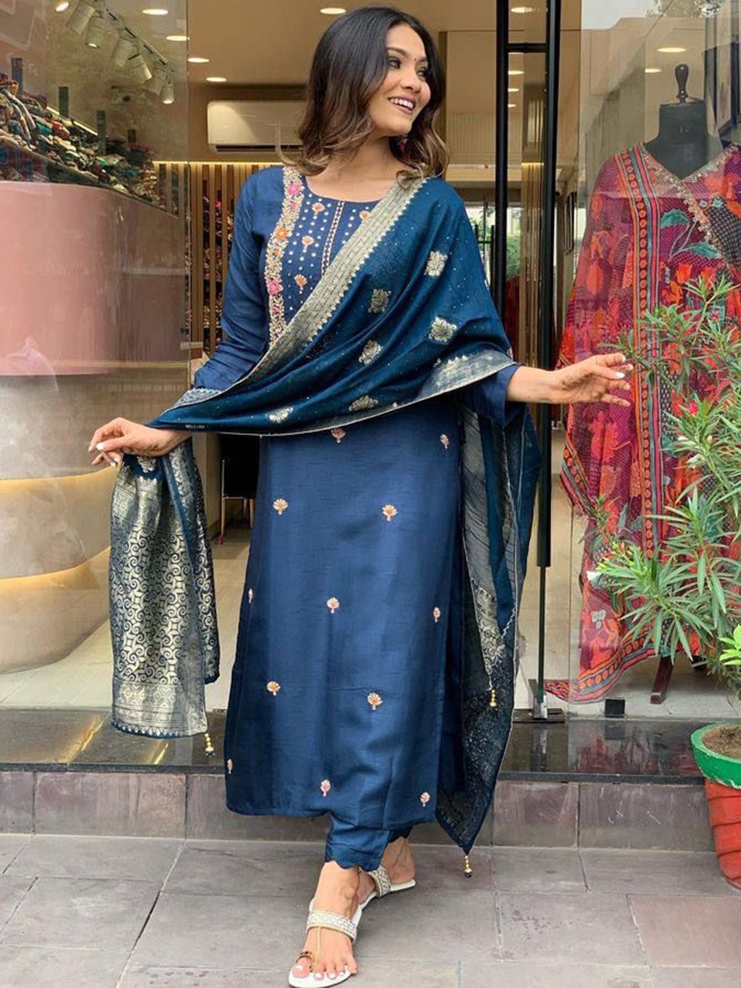 

CHANDALIYO Women Ethnic Motifs Embroidered Thread Work Kurta with Trousers & With Dupatta, Blue