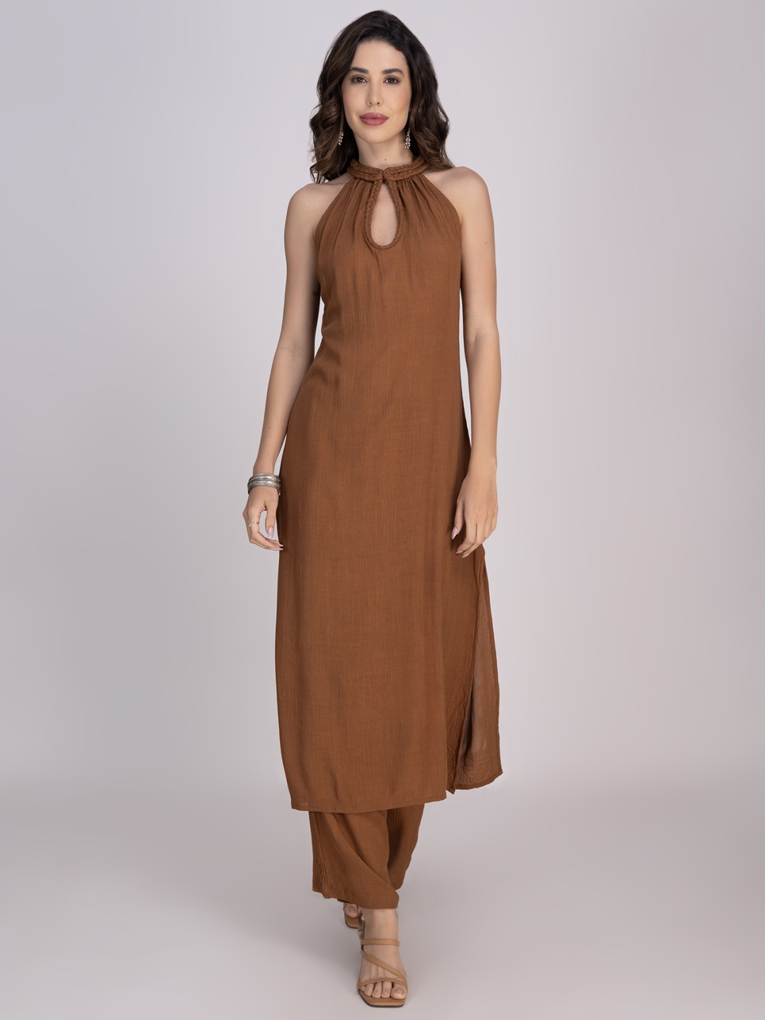 

Moomaya Women Regular Kurta with Trousers, Brown