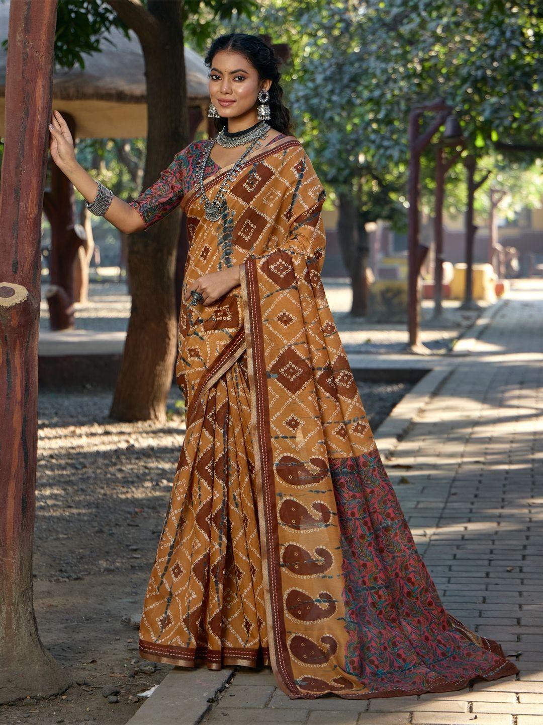 

CHUDIYA Bandhani Zari Pure Cotton Saree, Brown