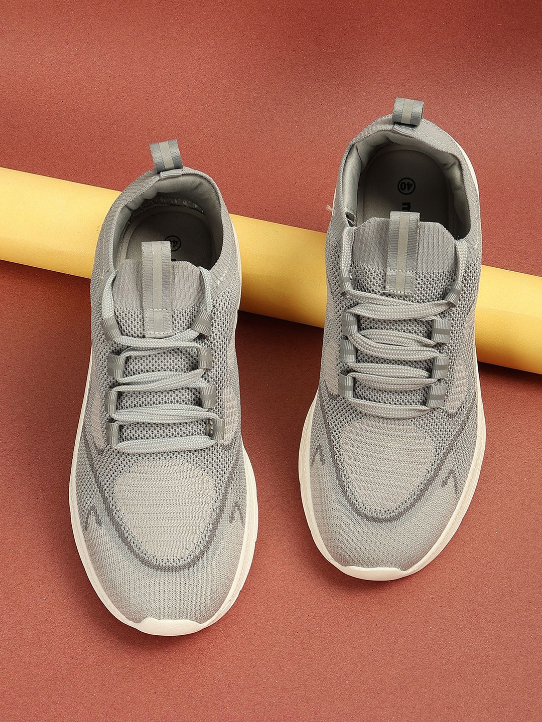 

max Men Running Non-Marking Shoes, Grey