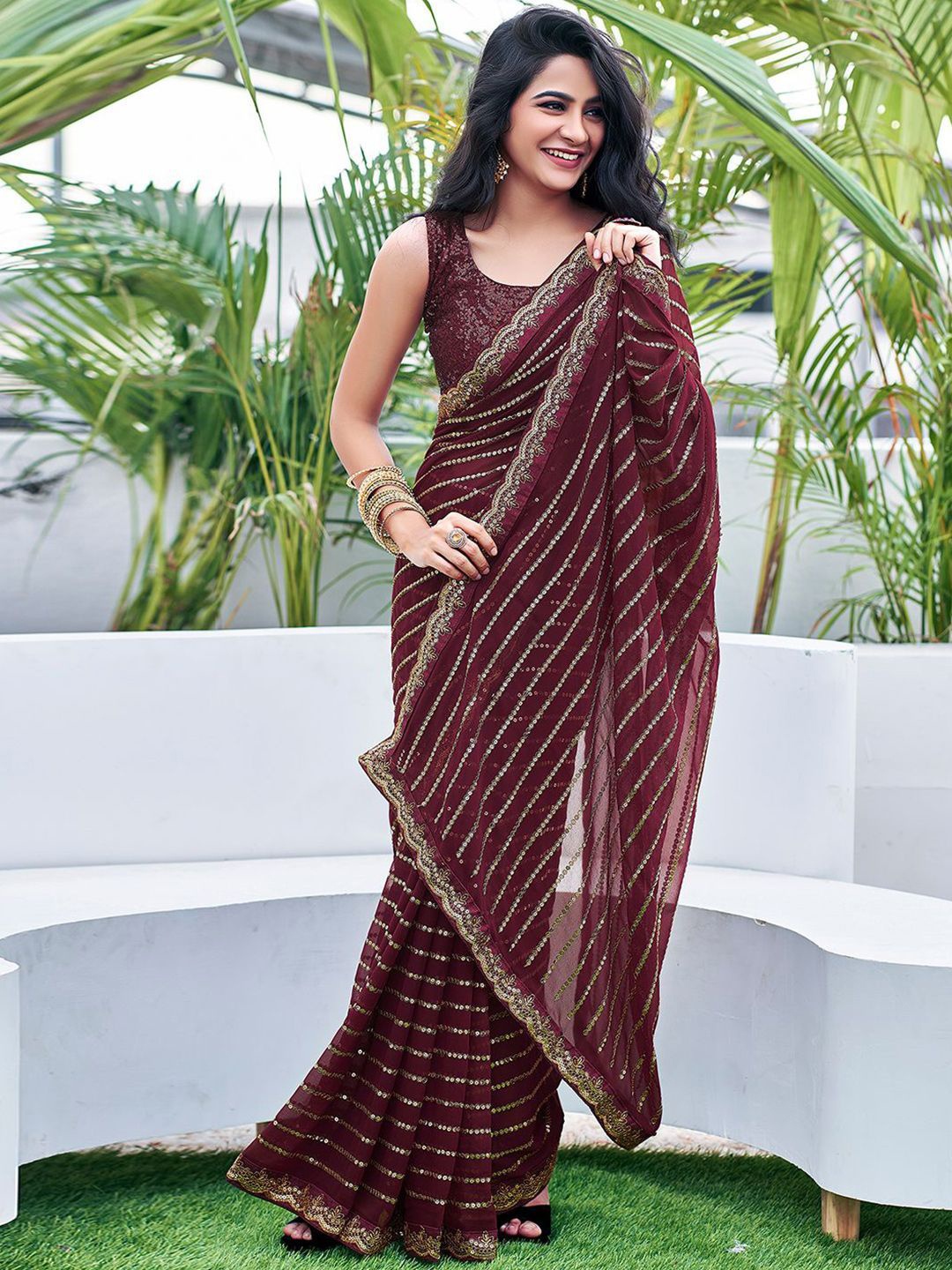 

DIVASTRI Embellished Sequinned Pure Georgette Saree, Brown