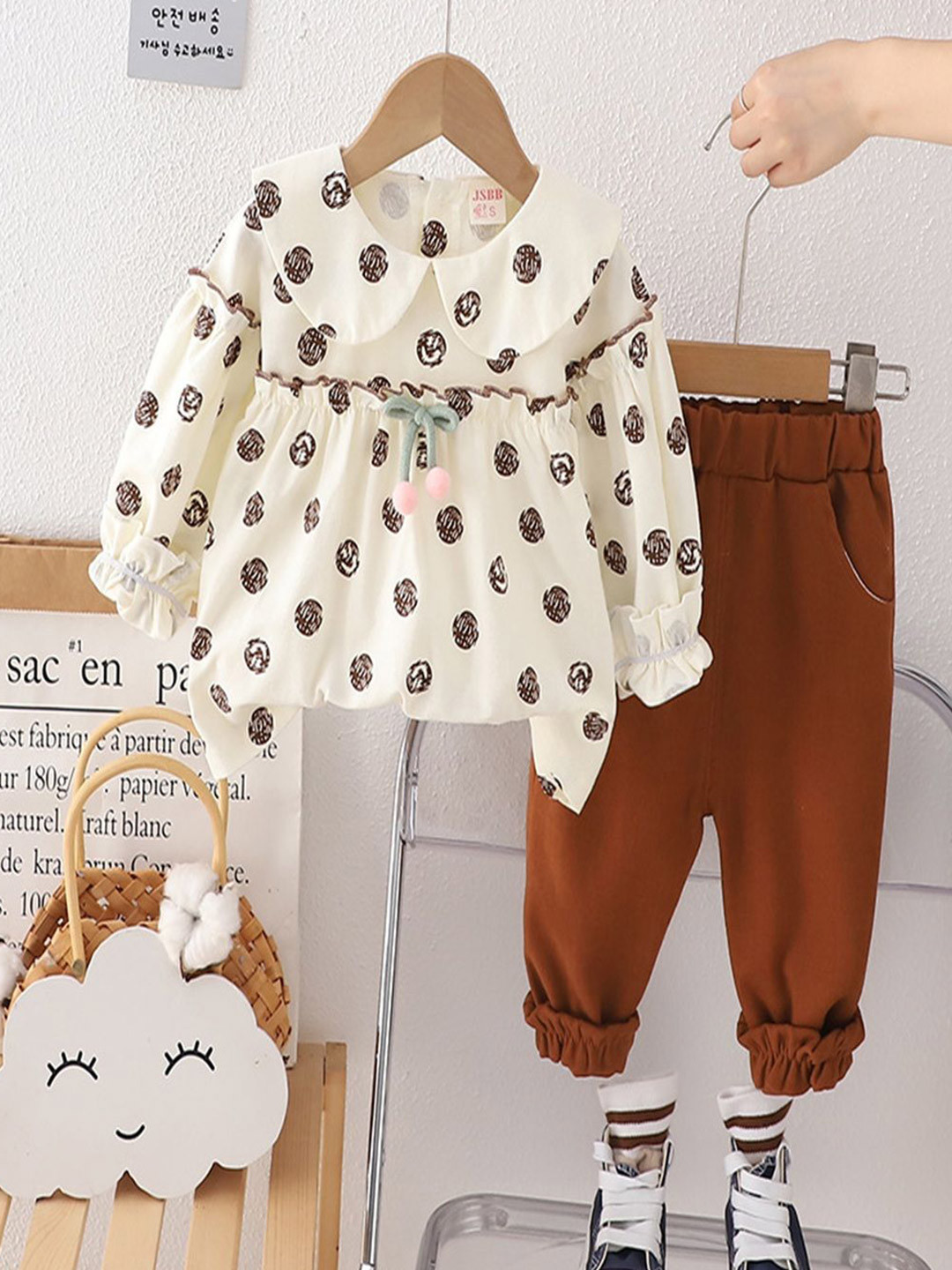 

BAESD Girls Printed Peter Pan Collar Pure Cotton Top With Jogger, Brown