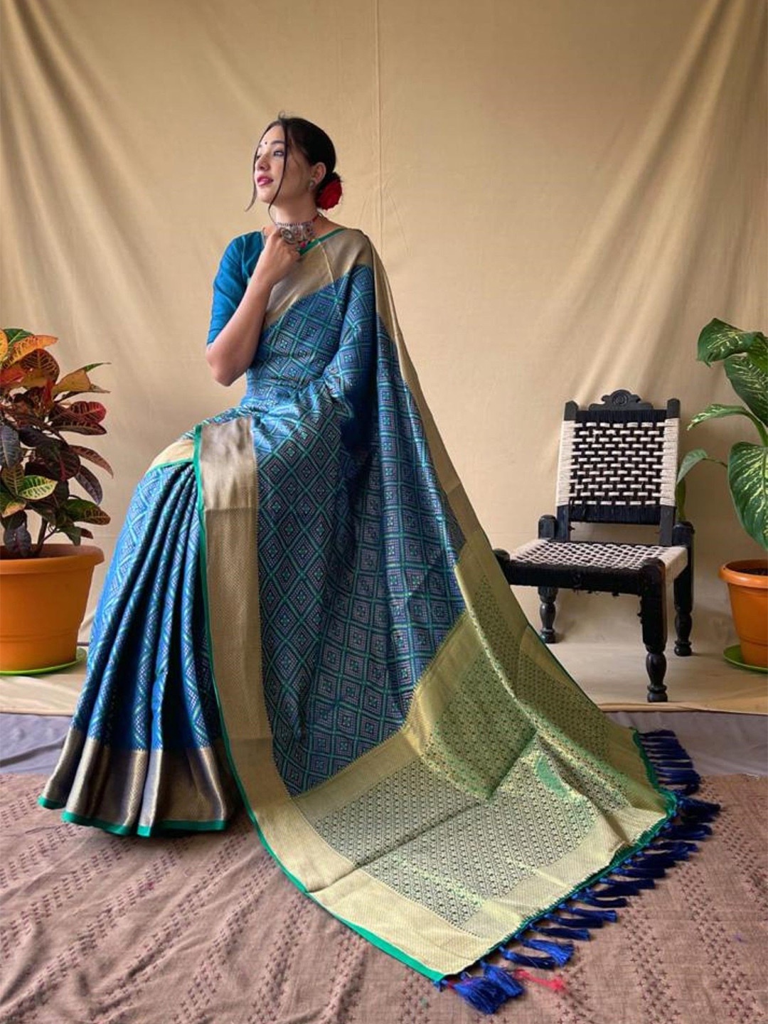 

Rangtulika Ethnics Woven Design Zari Silk Blend Saree, Blue