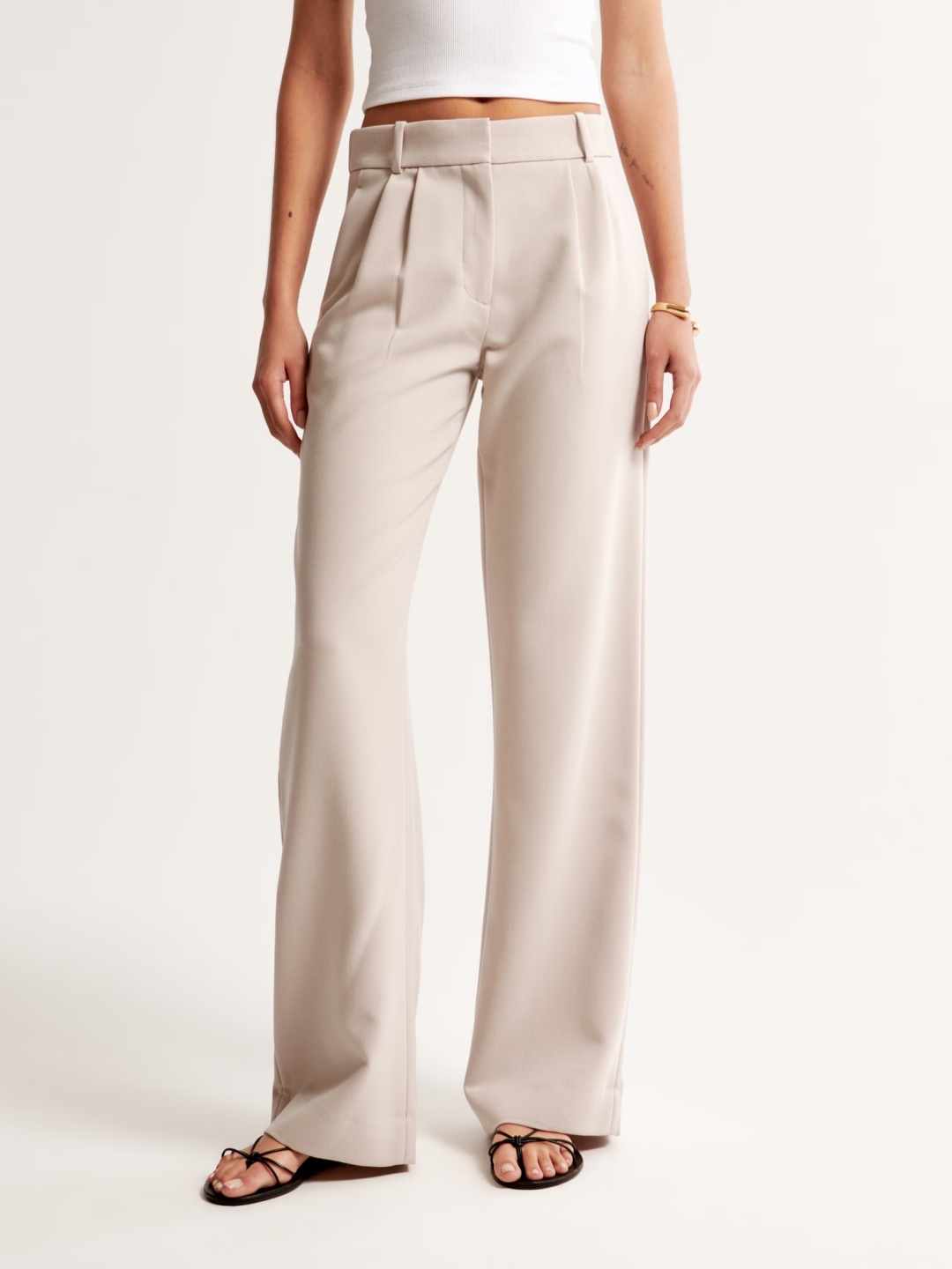 

Chemistry Women Comfort Flared High-Rise Pleated Trousers, Cream