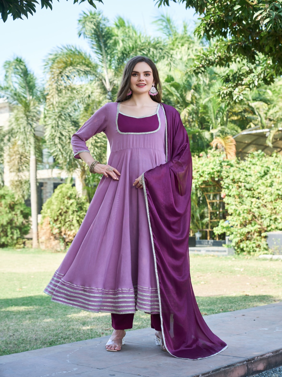 

DIVASTRI Women Regular Gotta Patti Kurta with Trousers & With Dupatta, Lavender