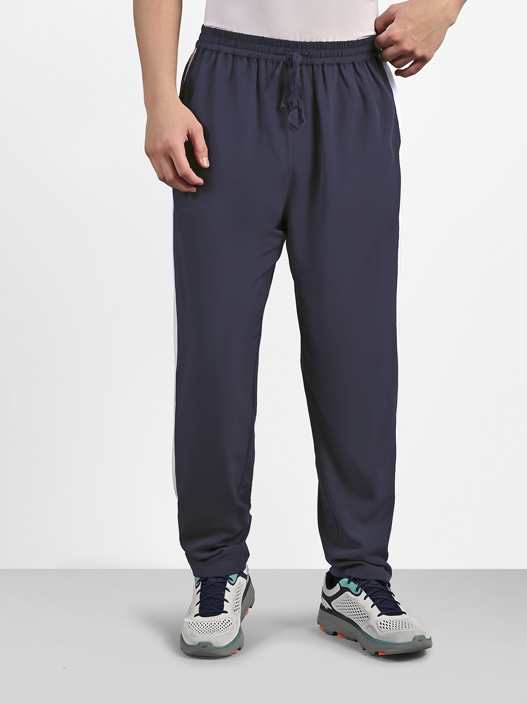 

Skechers Men Colorblock Track Pants, Navy blue